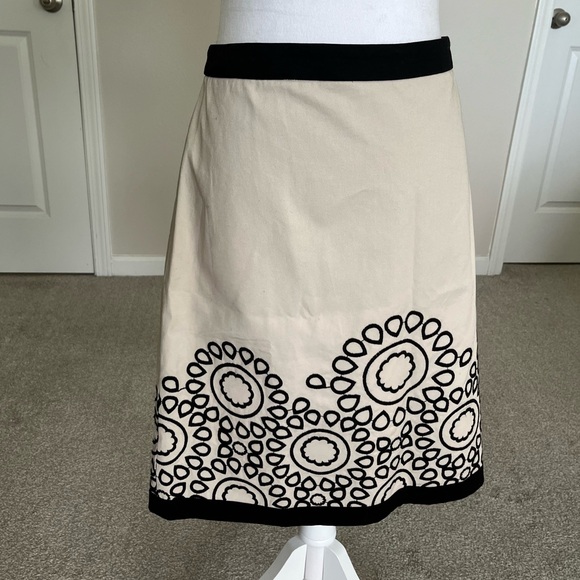 Boden Dresses & Skirts - NWOT Boden Tan and Black Skirt Size 10